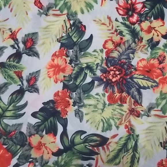 Skies are Blue - Elendil V-Neck Tank. Size Medium - Picture 2 of 16